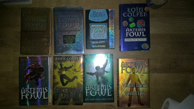 Eoin Colfer : Artemis Fowl koko sarja 8+1