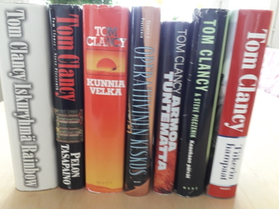 Tom Clancy- kirjapaketti, 7 kpl