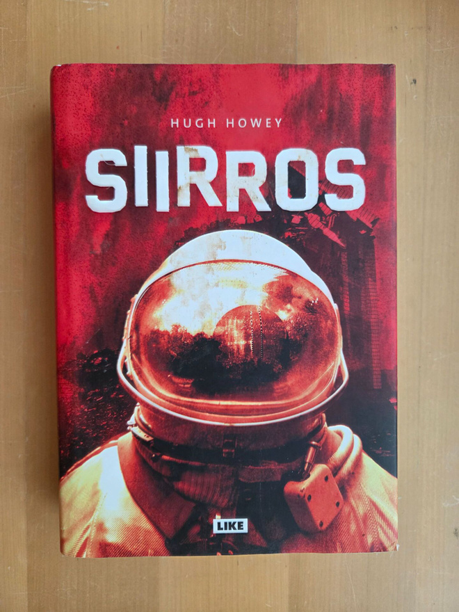 HUGH HOWEY : SIIRROS . KOVAKANTINEN