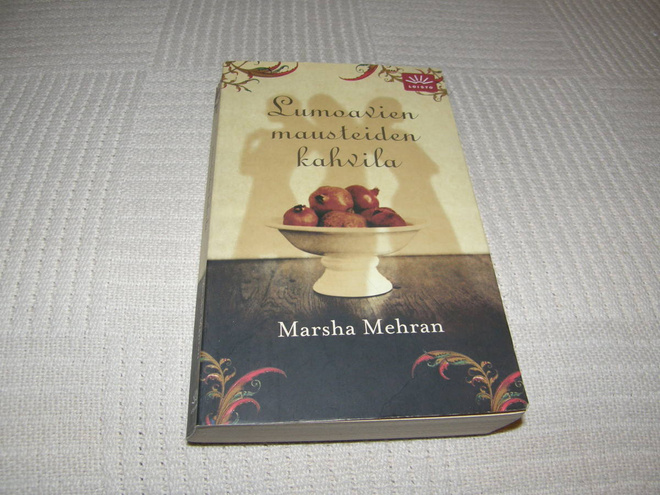 Marsha Mehran Lumoavien mausteiden kahvila  -pok