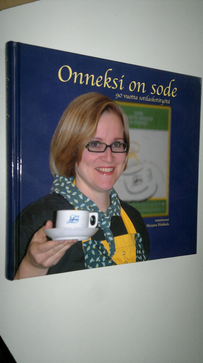 Marjatta (toim.) Hinkkala : Onneksi on sode : 90 vuotta s...
