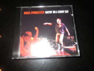Bruce Springsteen– Waitin' On A Sunny Day