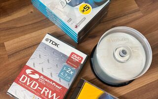 DVD-R, DVD-RW, CD-R ja CD-RW levyjä