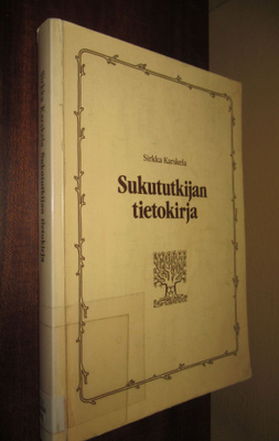 Sirkka Karskela: Sukututkijan tietokirja