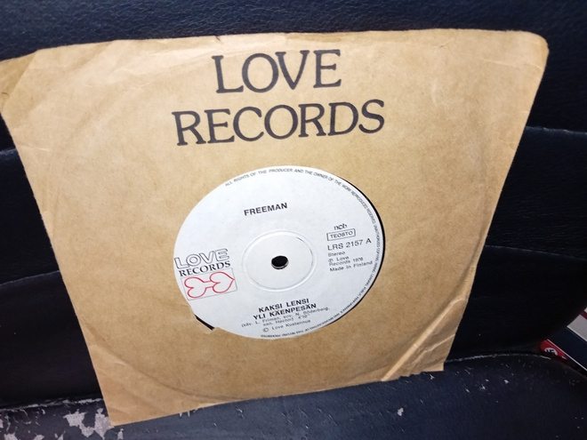7"single Freeman : Kaksi lensi yli käenpesän ( SIS POSTIKUL)