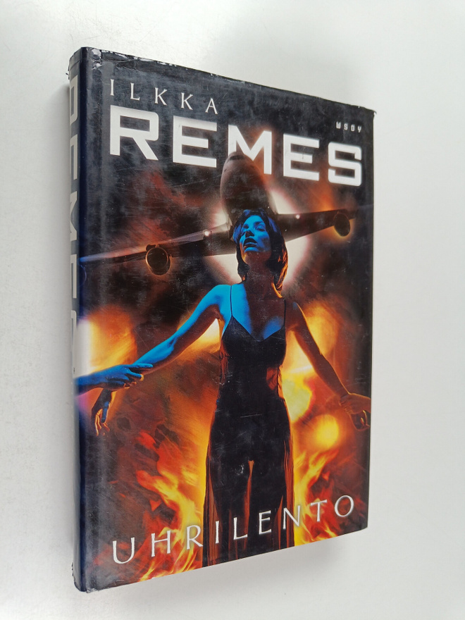 Ilkka Remes : Uhrilento
