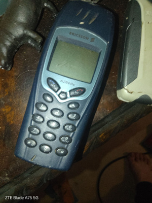 Sony Ericsson gsm puhelin