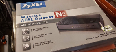 ADSL Modeemi (Uusi) käyttöön tai keräilijälle.