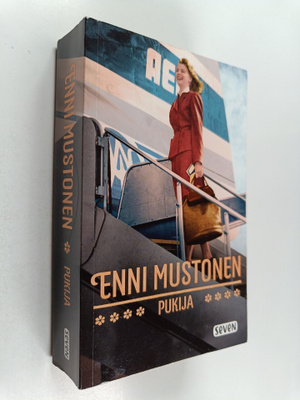 Enni Mustonen : Pukija