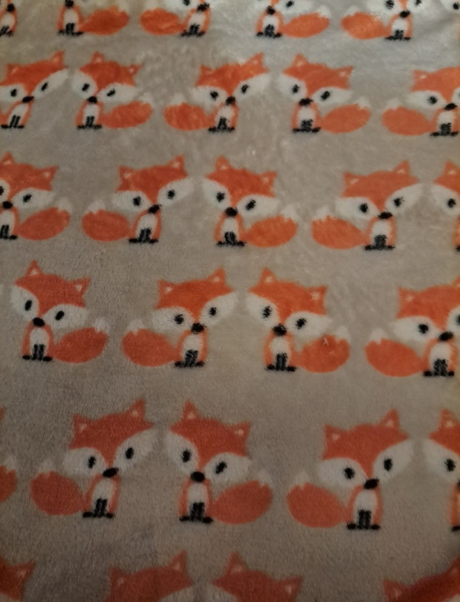 Pörröinen kettu kangas 145x124cm