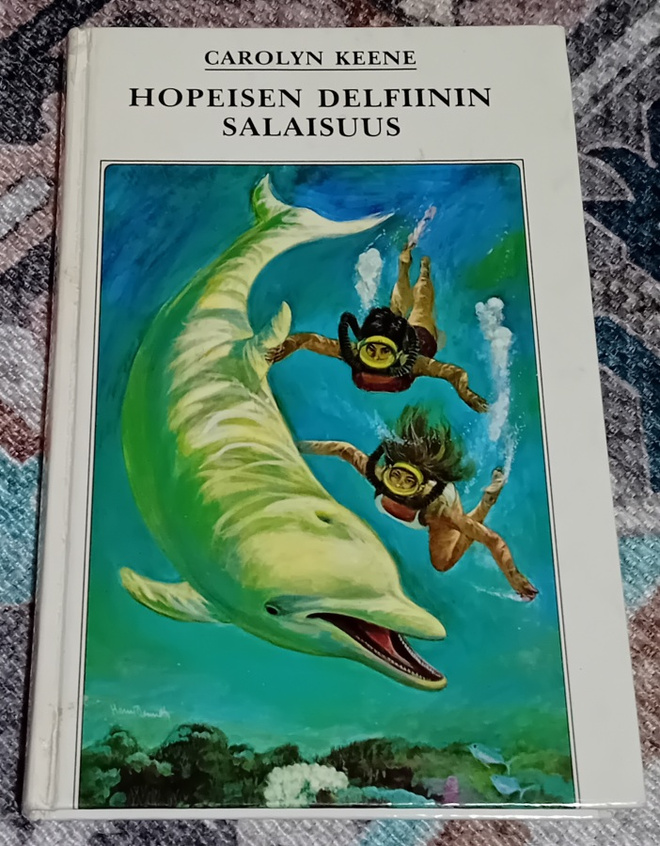 Carolyn  Keene - Hopeisen delfiinin salaisuus