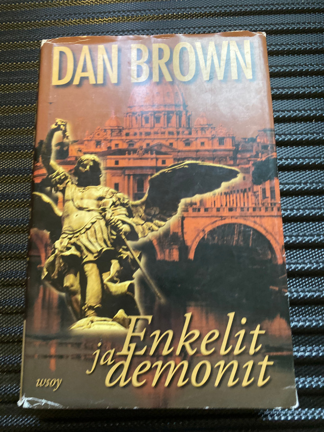 Dan Brown - Enkelit ja demonit