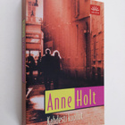 Anne Holt : Kahdesti kuollut - pikkukuva 1