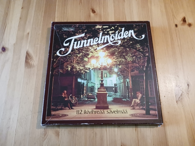 Tunnelmoiden 112 ikivihreää sävelmää 8lp box 1984