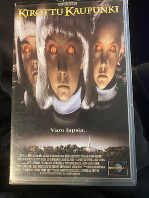 Kirottu kaupunki (Village of the Damned) John Carpenter