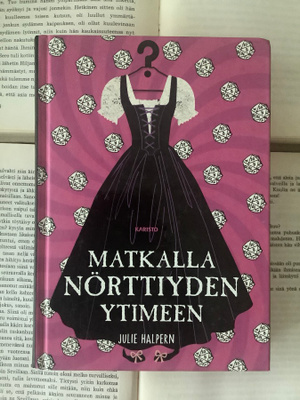 Julie Halpern - Matkalla nörttiyden ytimeen (sid.)