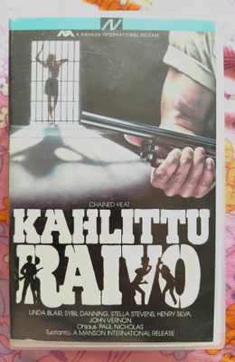 "KAHLITTU RAIVO" (PO: LINDA "MANAAJA" BLAIR ! ! SUOMI VHS!)