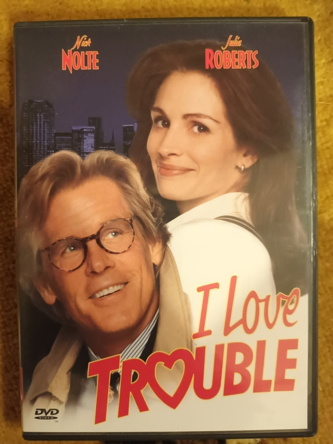 Etusivun rakkaustarina - I Love Trouble (1994) DVD