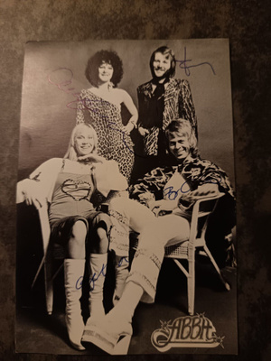 Abba fanikortti aidoilla nimikirjoituksilla