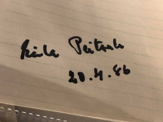 Näyttelijä EILA PEITSALOn nimikirjoitus paperilla