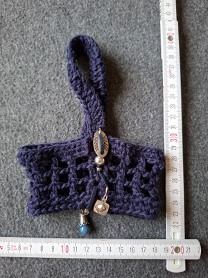 Alina´s Handmade virkattu Kertakäyttömukin kantamiseen