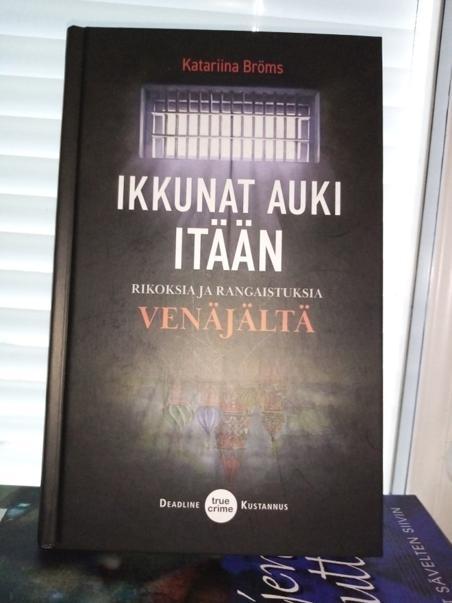 Bröms :  Ikkunat auki itään ( SIS POSTIKULU)