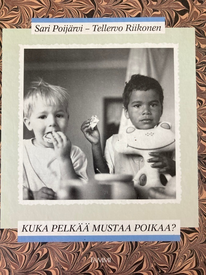 POIJÄRVI - RIIKONEN: KUKA PELKÄÄ MUSTAA POIKAA?