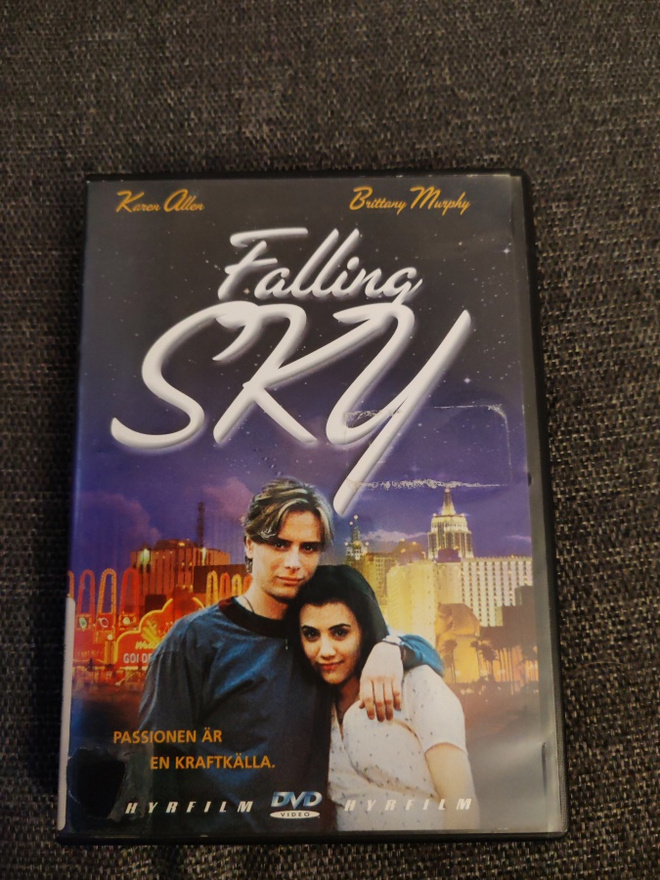 FALLING SKY - KAUKANA TAIVAASTA 1998