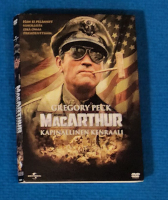 MacArthur – Kapinallinen kenraali