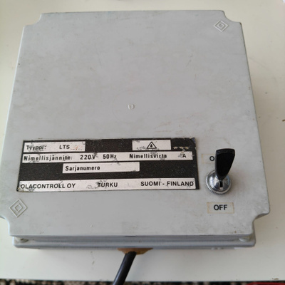 Virtalähde 24 VDC 2A