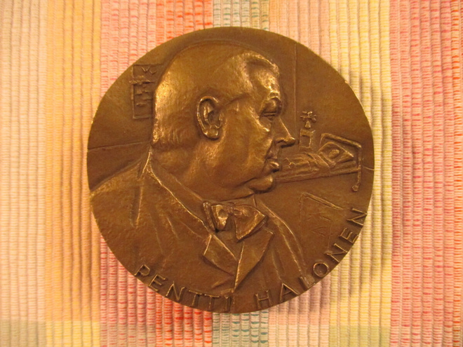 Pentti Halonen 1980 mitali./Aimo Tukiainen -80