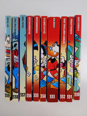 Walt Disney : Aku Ankan taskukirja 330-339 : Kesä kaikill...
