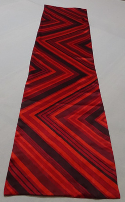 Upea Marja Kurki silkkihuivi 117 cm x 26 cm