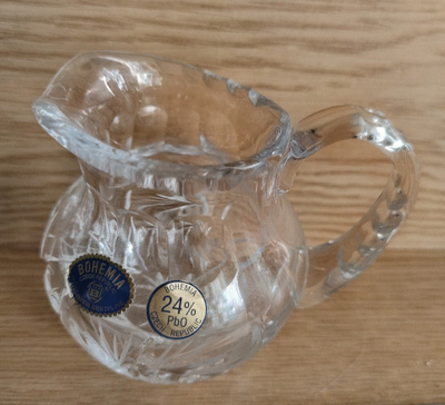 Bohemian Crystalin pieni kermakko