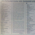 MED FLYGANDE FANOR OCH KLINGANDE SPEL ! :: VINYYLI  LP  1973 - pikkukuva 2