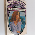D. E. Stevenson : The house on the cliff - pikkukuva 1