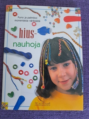 Hiusnauhoja kirjanen