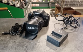 Canon 550D järjestelmäkamera + Sigma 28-105 + Tarvikkeet