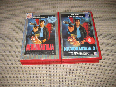 Wiseguy -Neuvonantaja 1 & 2-VHSt (FIx, Transworld, Ken Wahl)