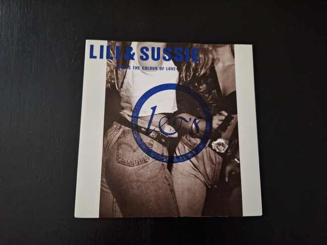 LILI & SUSSIE - WHATS'S THE COLOUR OF LOVE 7 " Single