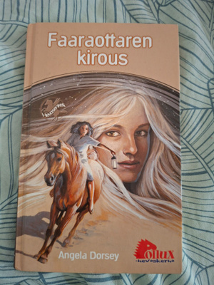 Angela Dorsey: Faaraottaren kirous