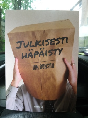 RONSON : JULKISESTI HÄPÄISTY ( SIS POSTIKULU )