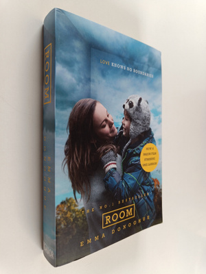 Emma Donoghue : Room : a novel