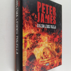 Peter James : Kuolema leikkii tulella - pikkukuva 1
