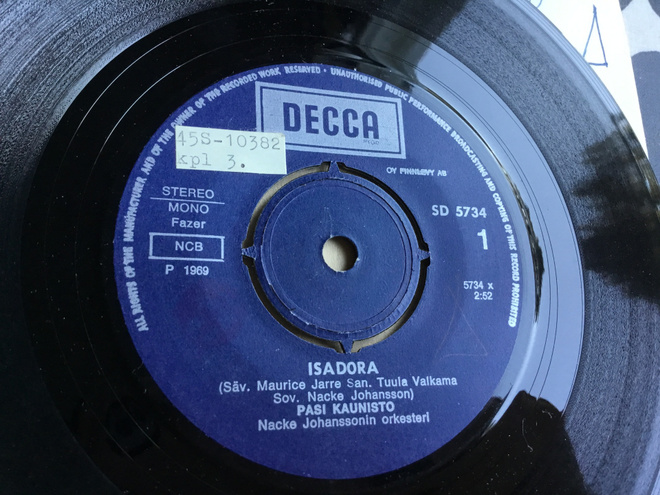 Pasi Kaunisto Isadora  1969 Decca single, keskiöllä