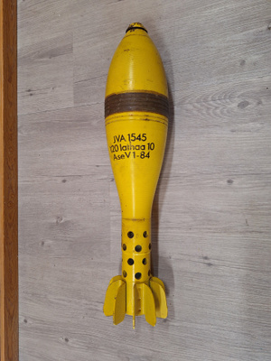 Sota-aikanen 120mm krh kranaatti