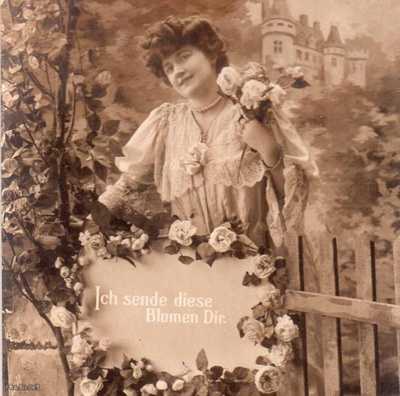 NAINEN / Tyttö ruusuaidan luona - linna etäällä. 1900-l.