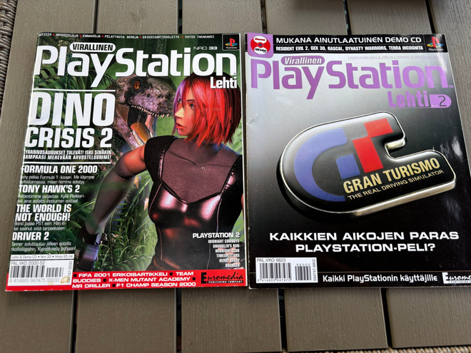 Play Station-lehtiä