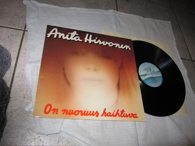 Anita Hirvonen – On Nuoruus Haihtuva (LP)