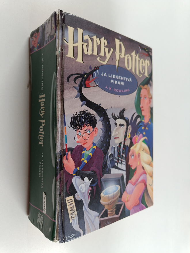 J. K. Rowling : Harry Potter ja liekehtivä pikari
